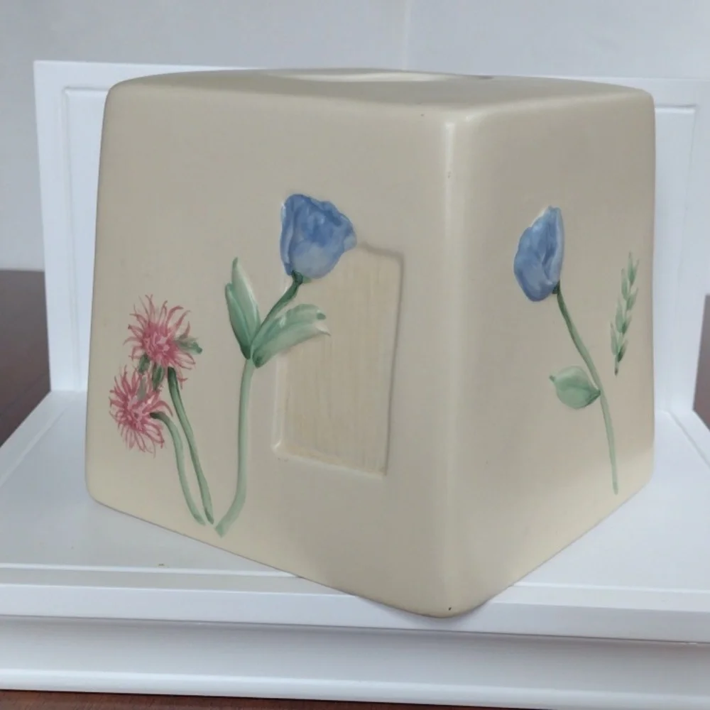 Tissue Holder Ceramic Hand-painted Bisque colored Vintage 6x6 3D flowers